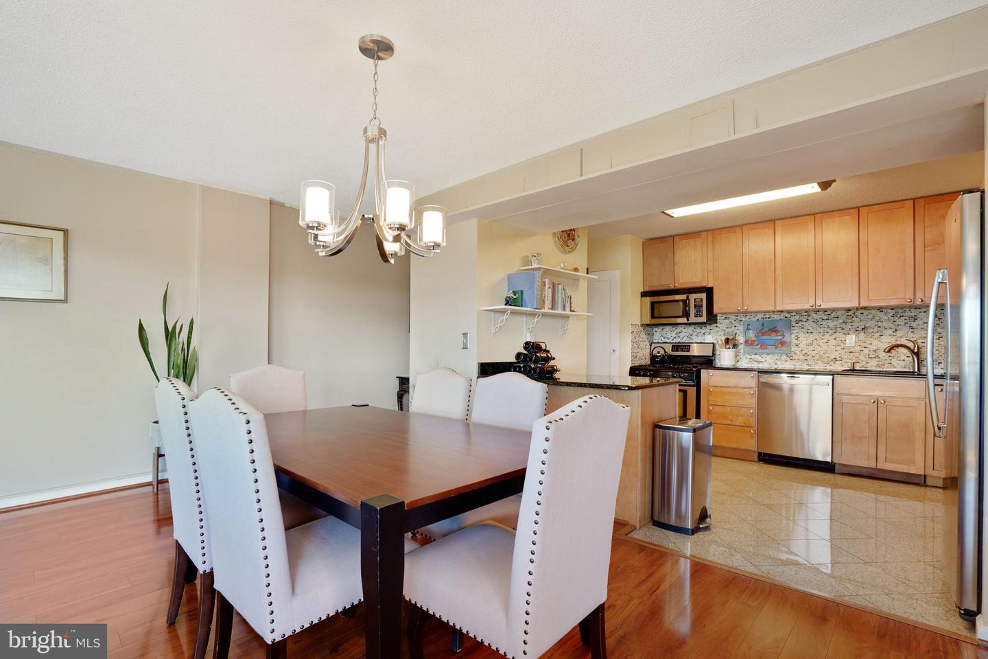 1300 Army Navy DRIVE Unit: 822