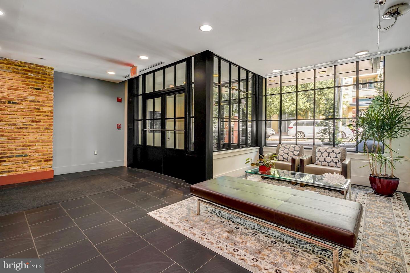 1600 Clarendon BOULEVARD Unit: W312