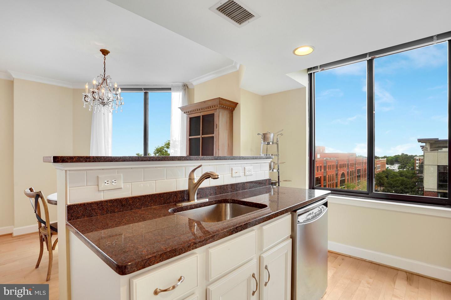 1201 N Garfield STREET Unit: 616