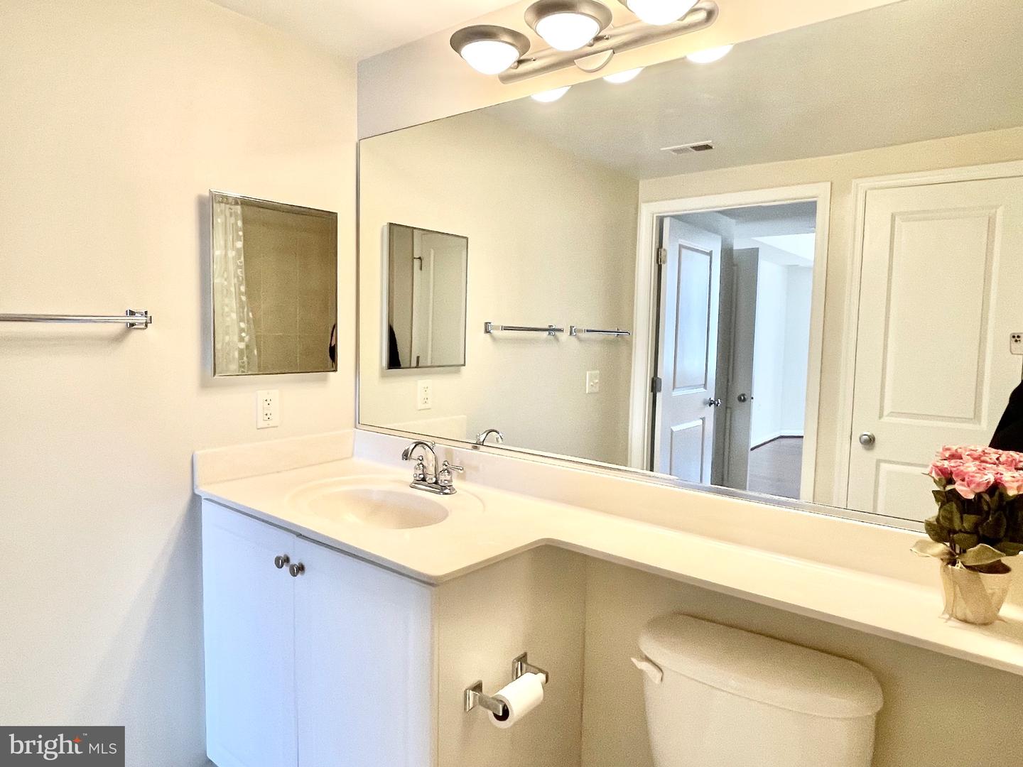 851 N Glebe ROAD Unit: 1520