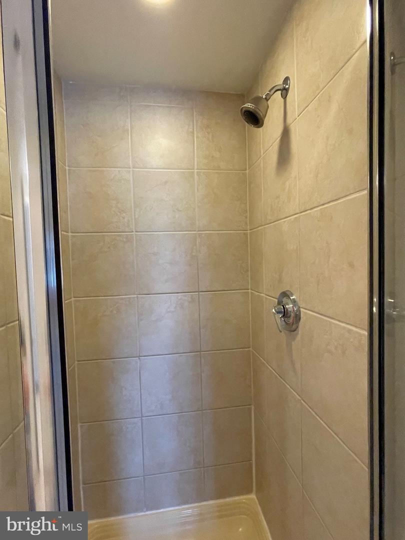 851 N Glebe ROAD Unit: 1520