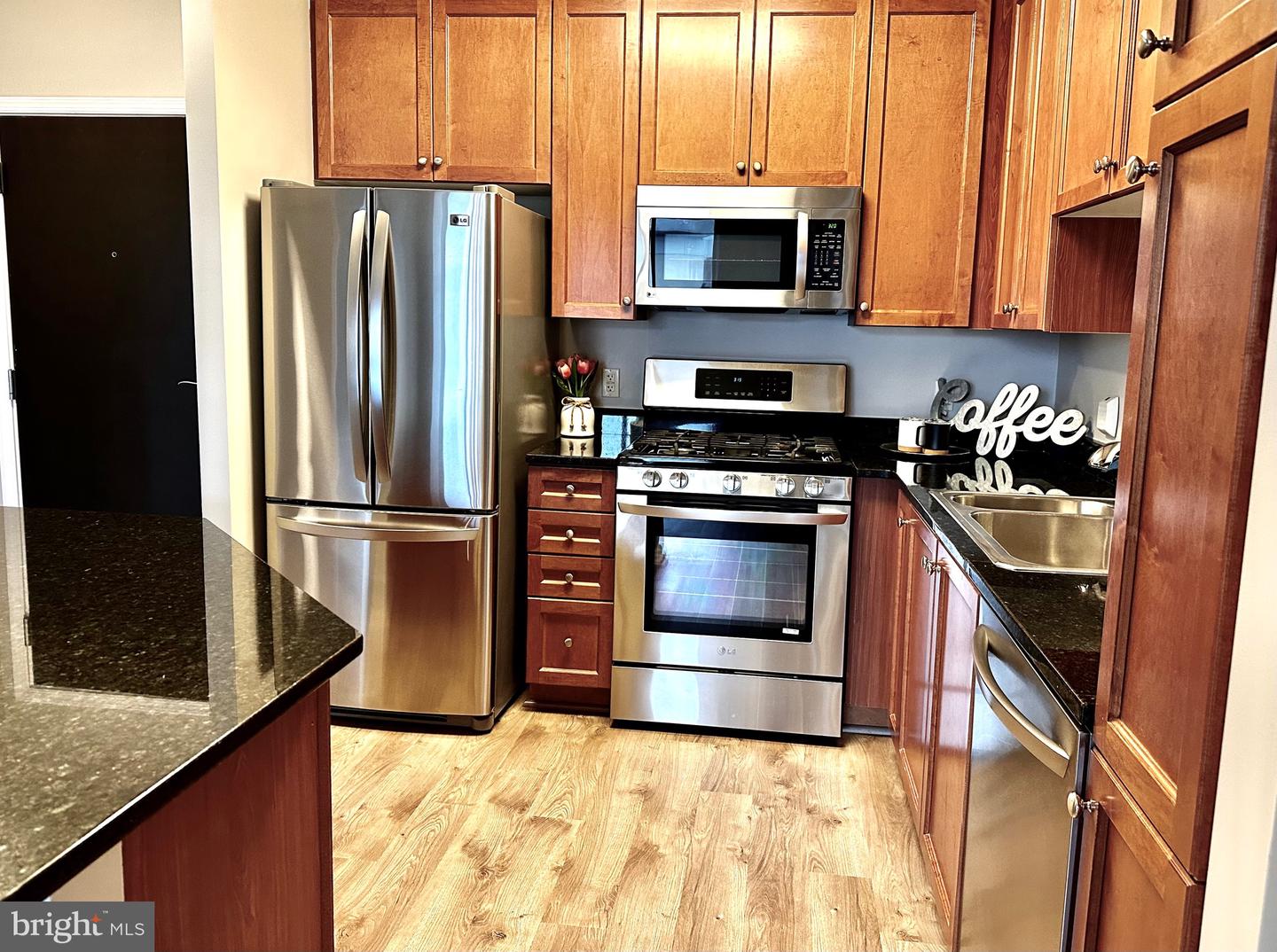 851 N Glebe ROAD Unit: 1520