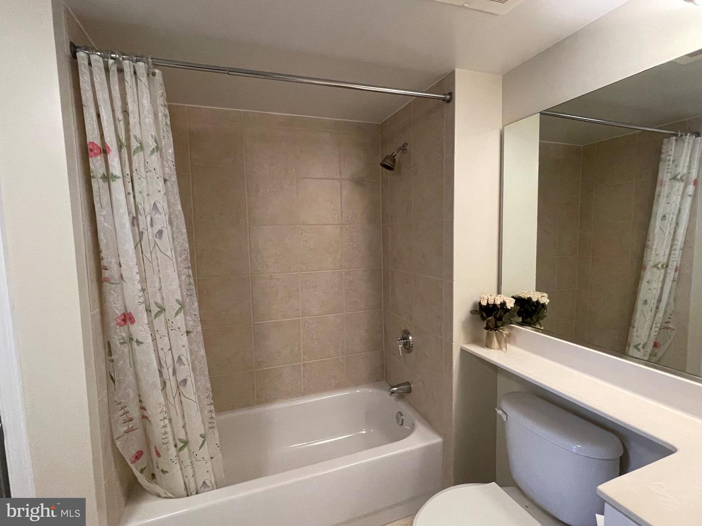 851 N Glebe ROAD Unit: 1520