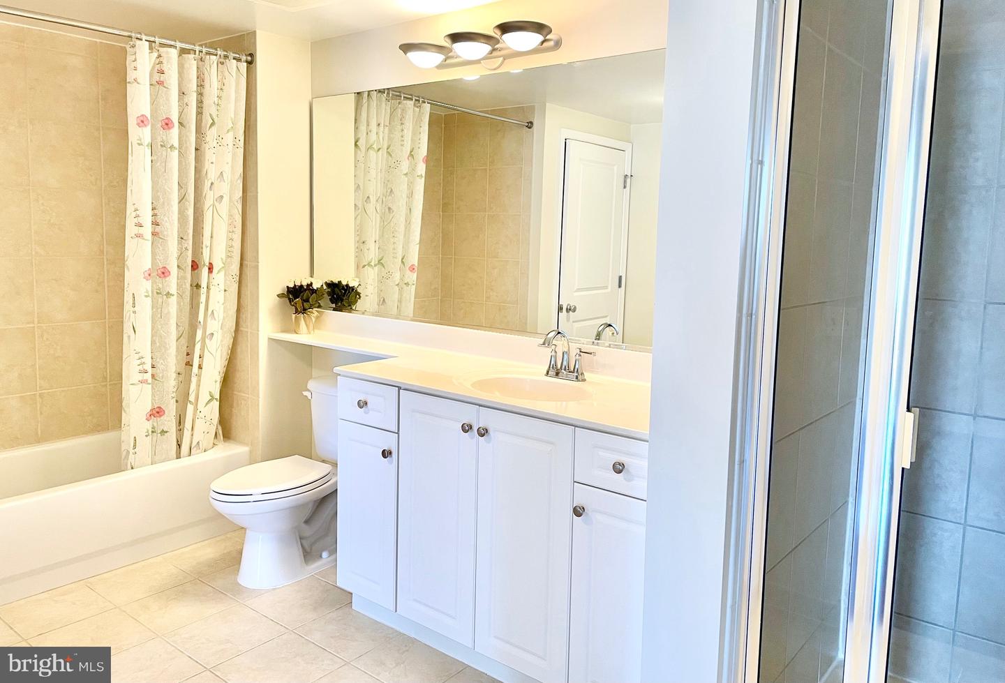 851 N Glebe ROAD Unit: 1520