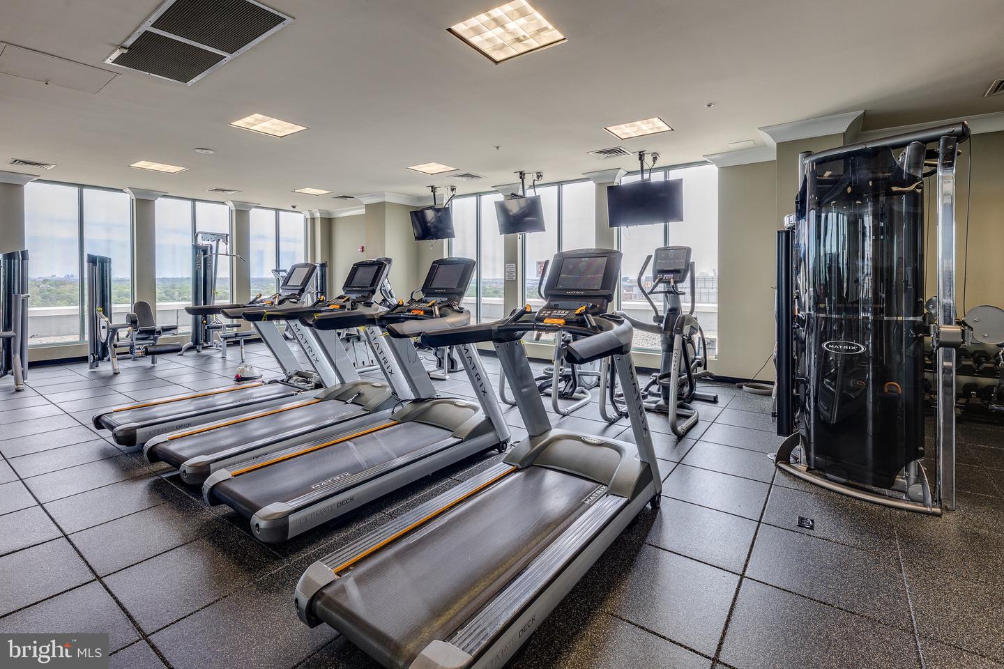 851 N Glebe ROAD Unit: 1520