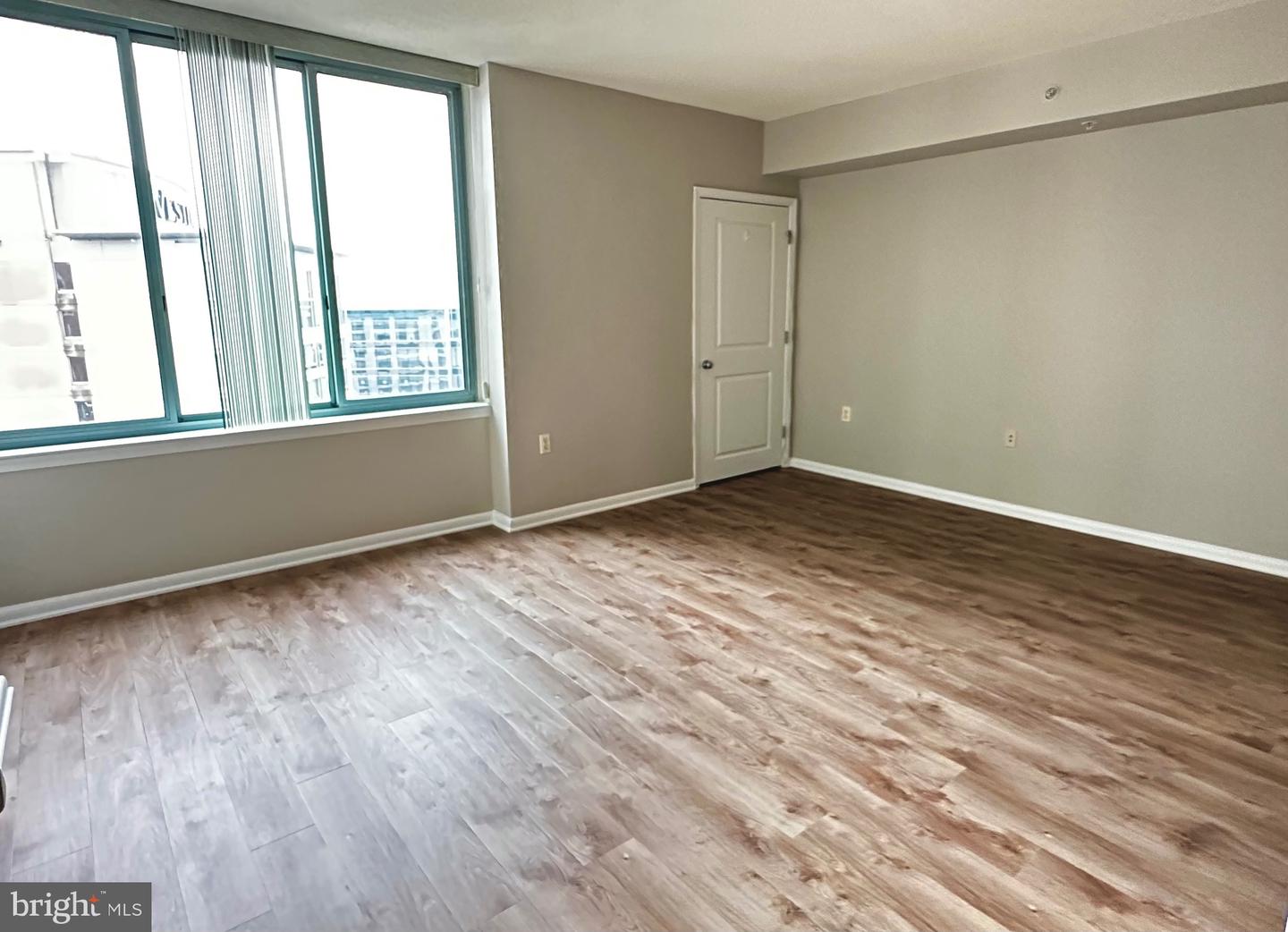 851 N Glebe ROAD Unit: 1520
