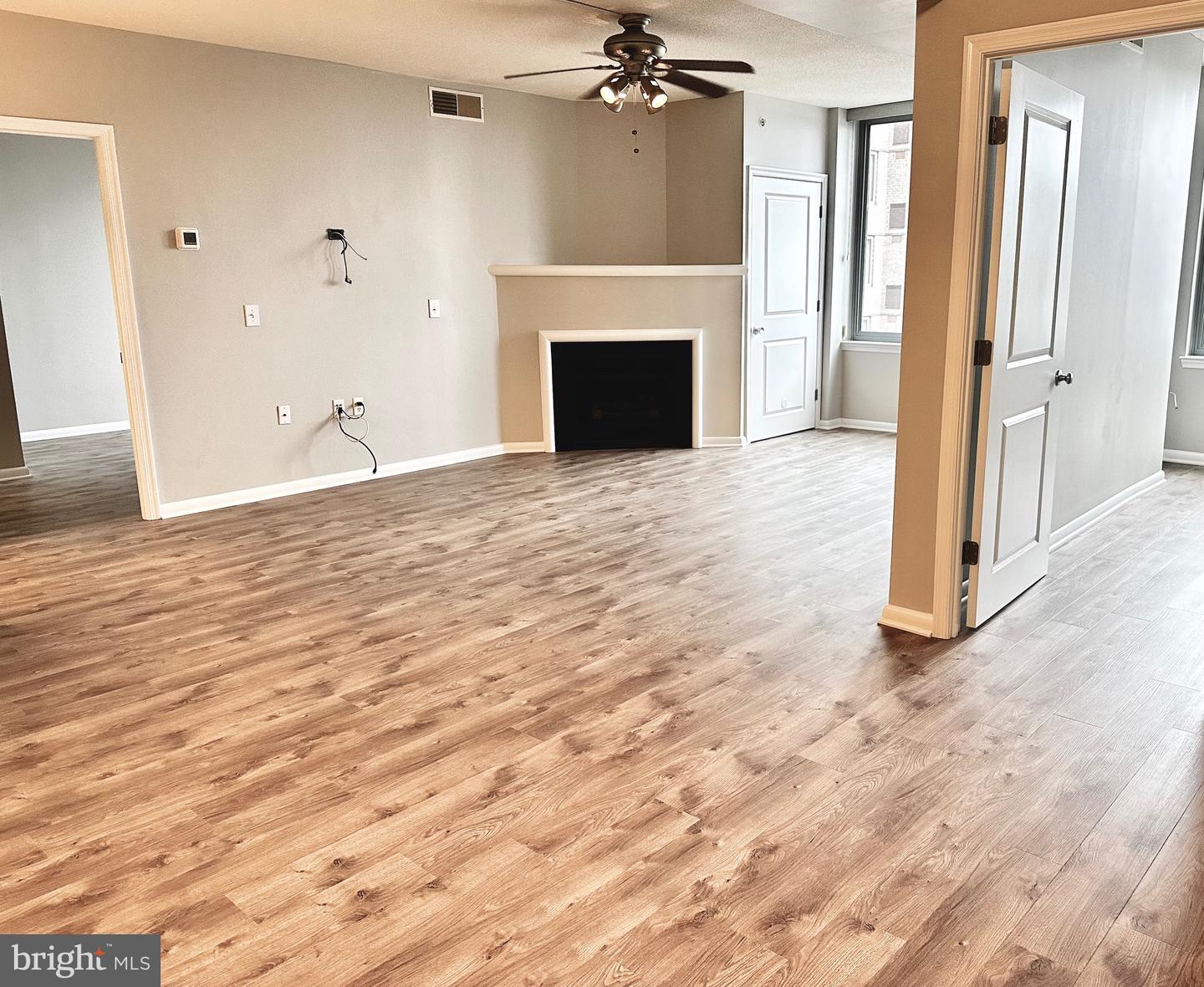 851 N Glebe ROAD Unit: 1520