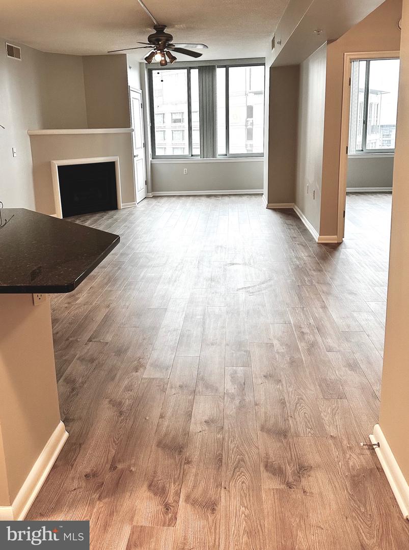 851 N Glebe ROAD Unit: 1520