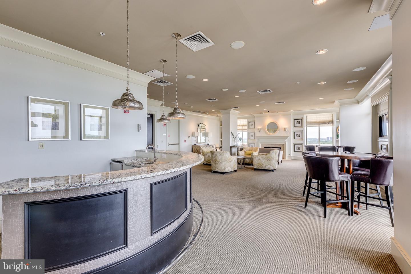 851 N Glebe ROAD Unit: 1520