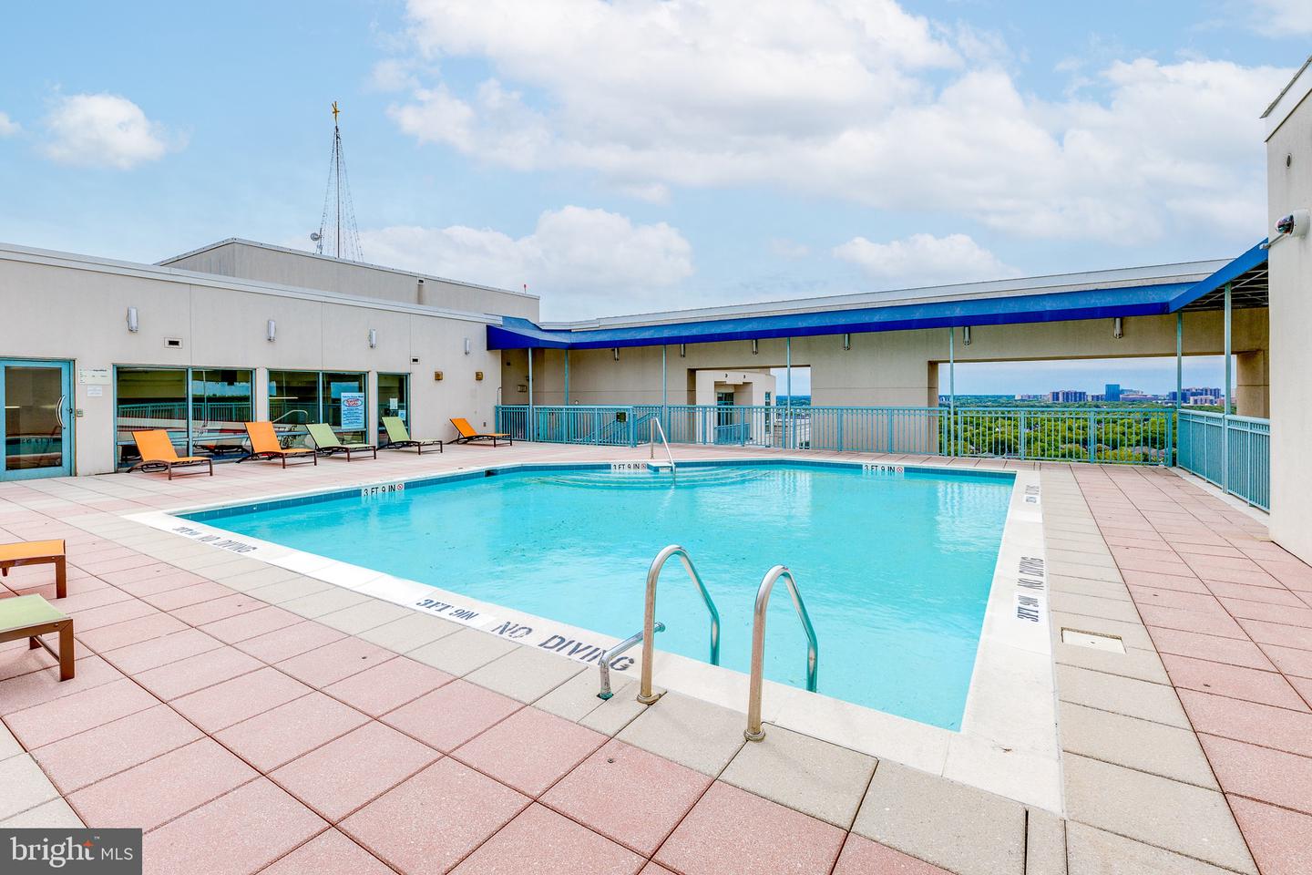 851 N Glebe ROAD Unit: 1520