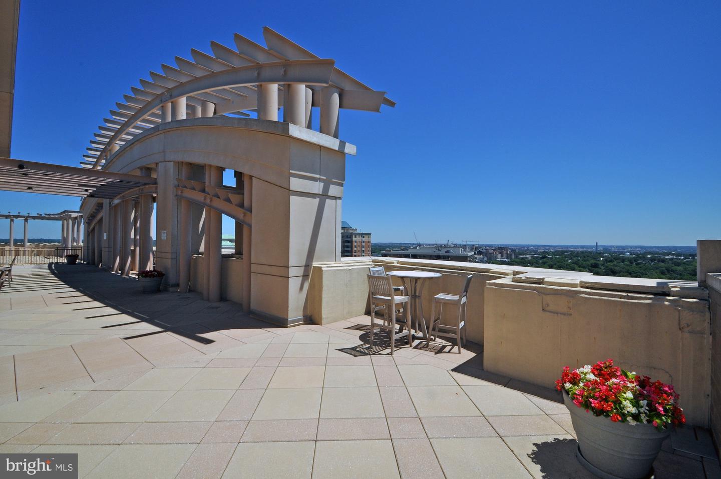 888 N Quincy STREET Unit: 2010