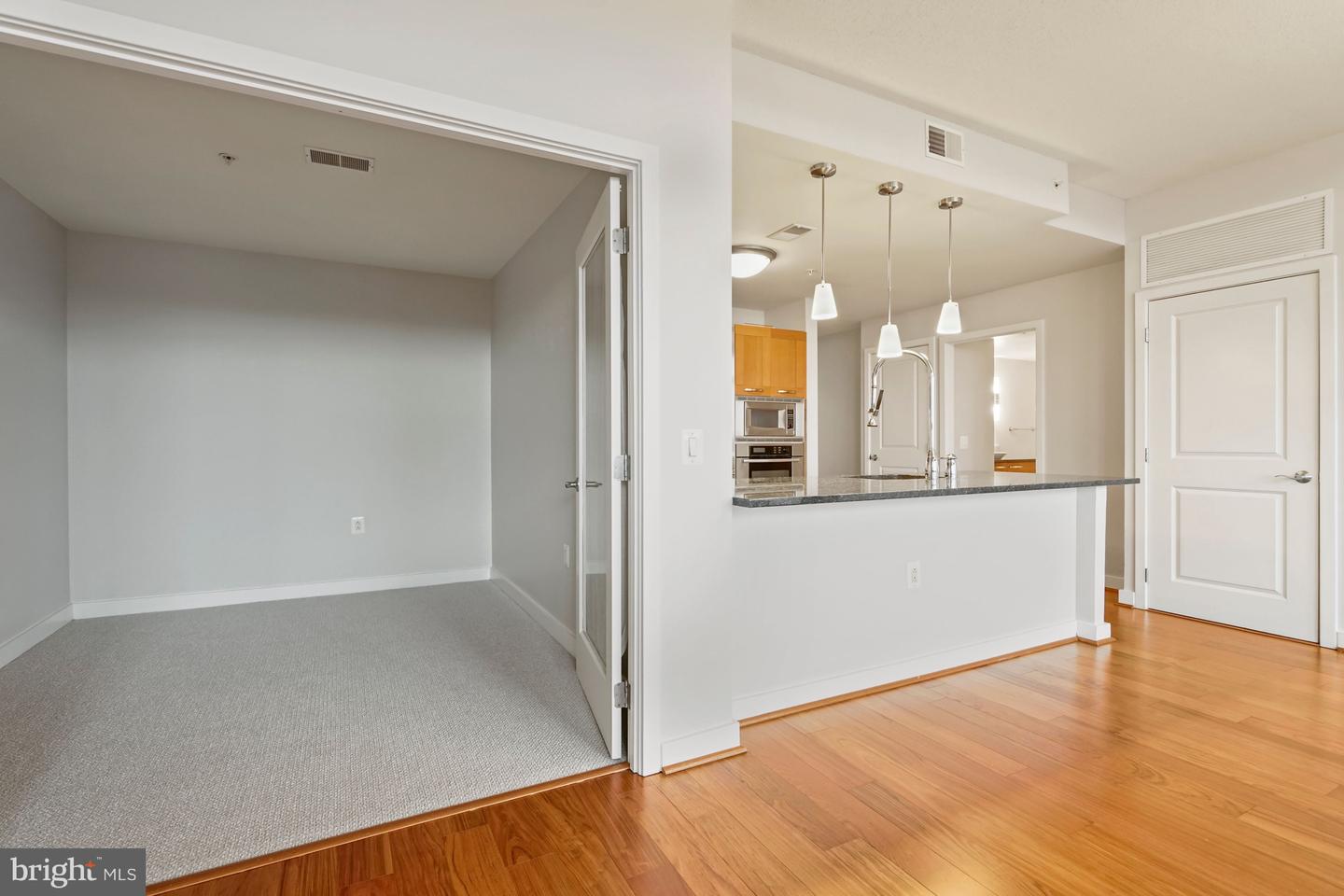 888 N Quincy STREET Unit: 2010