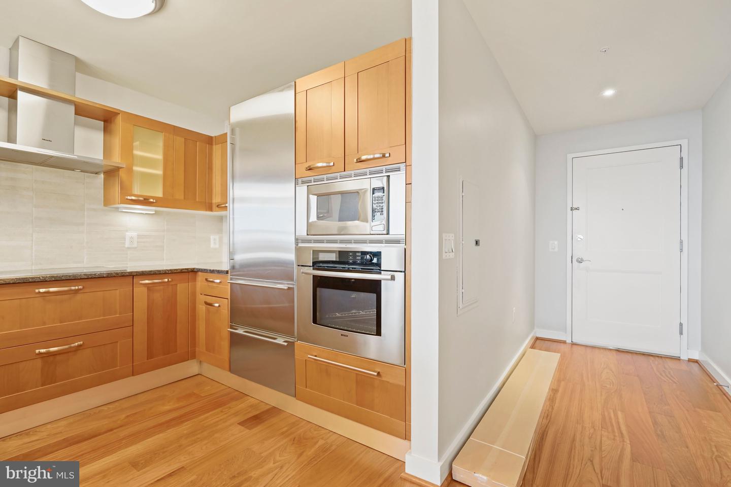 888 N Quincy STREET Unit: 2010