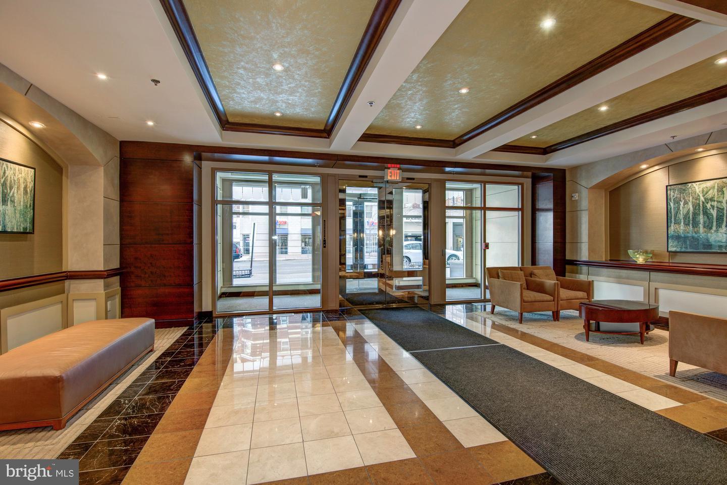 888 N Quincy STREET Unit: 2010