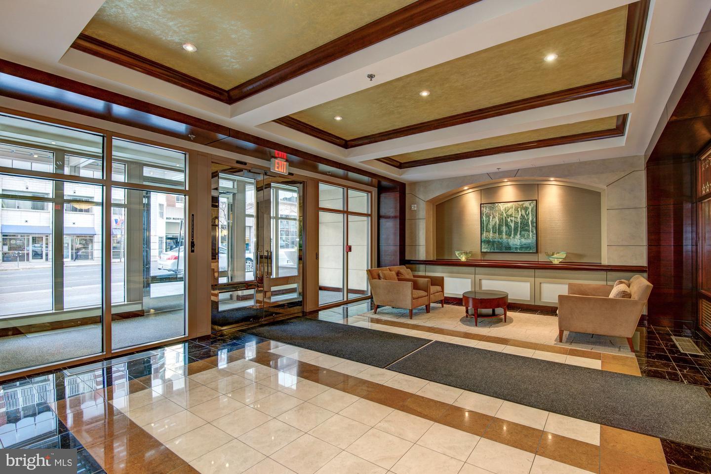 888 N Quincy STREET Unit: 2010