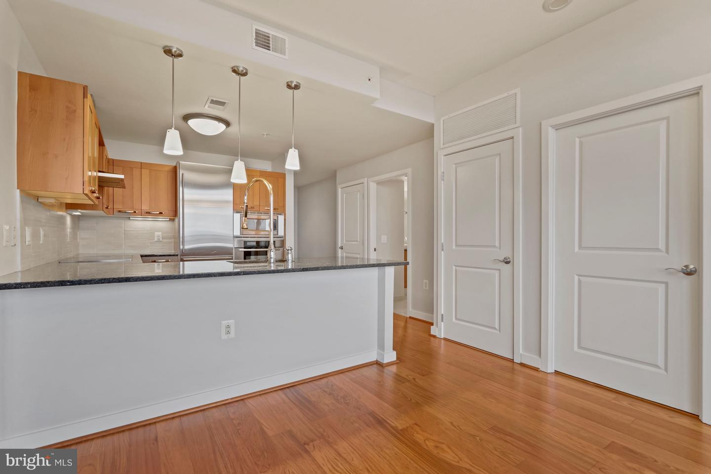 888 N Quincy STREET Unit: 2010