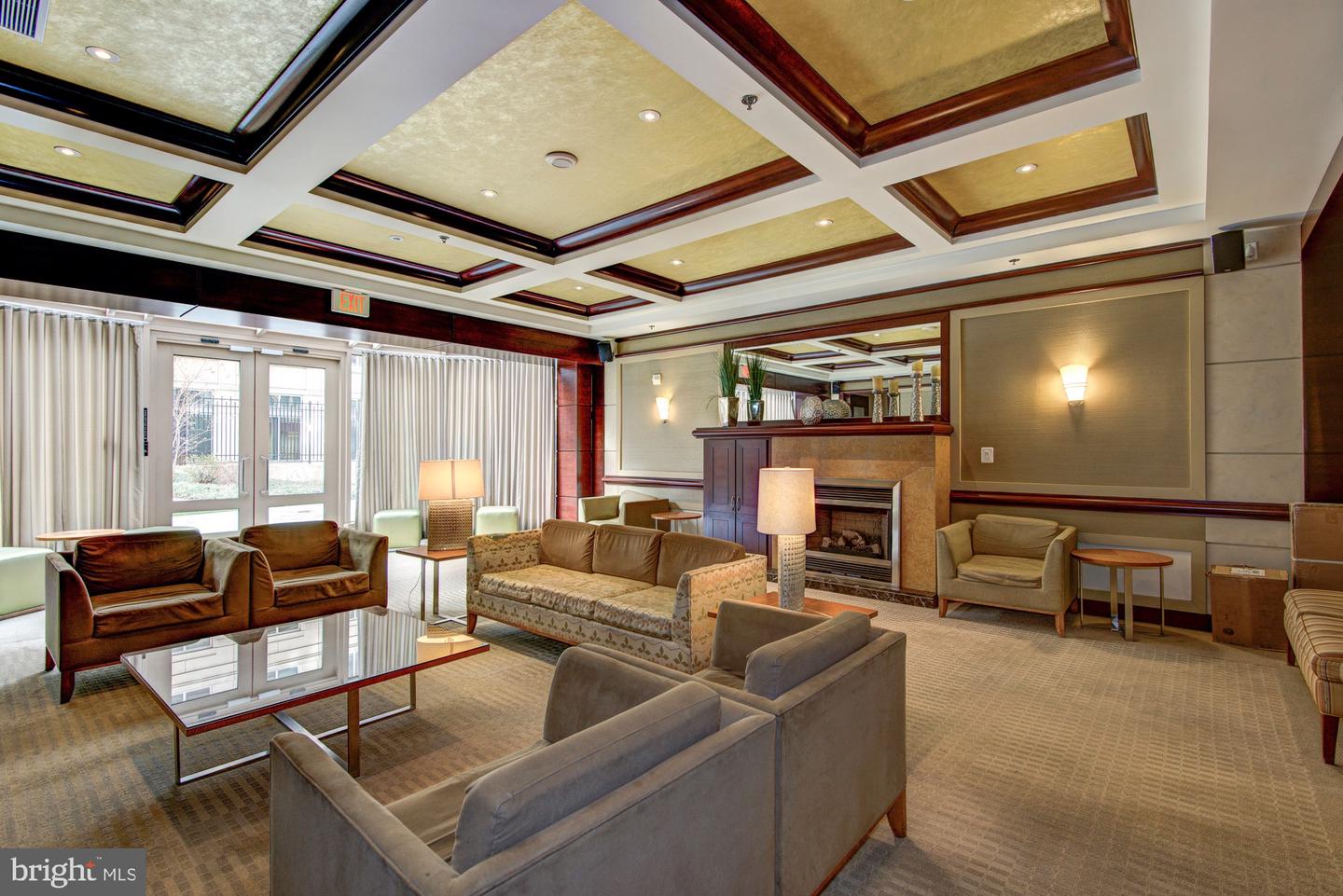 888 N Quincy STREET Unit: 2010