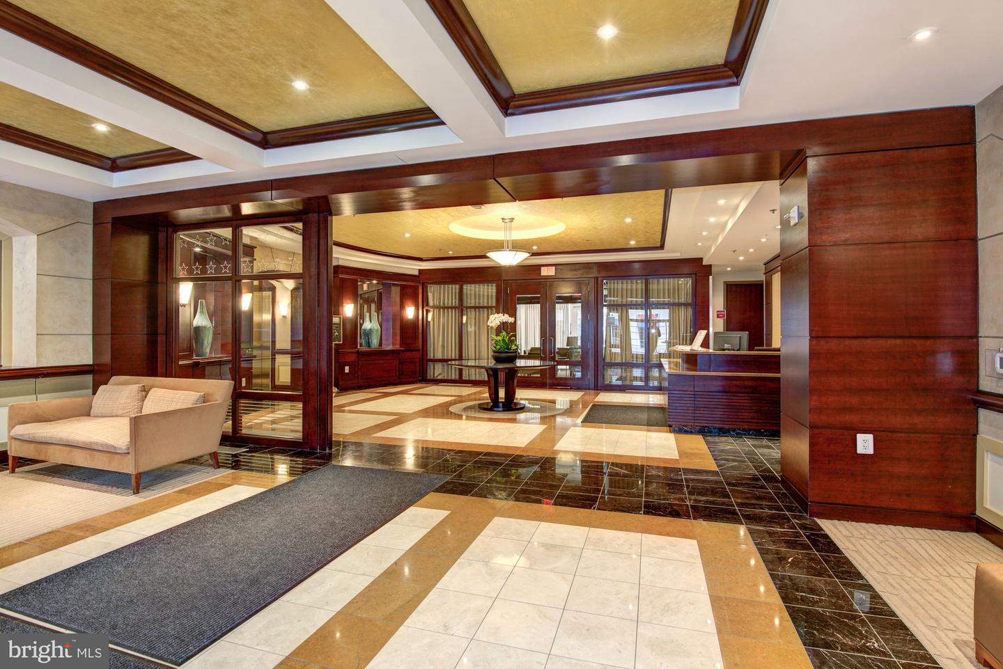 888 N Quincy STREET Unit: 2010