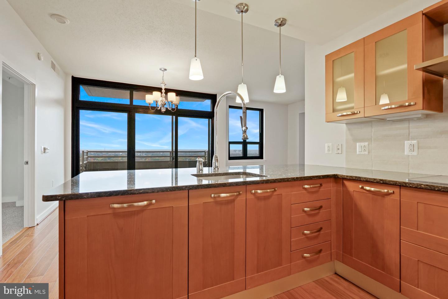 888 N Quincy STREET Unit: 2010