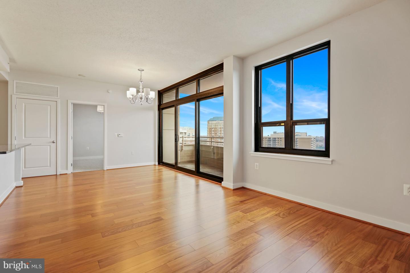 888 N Quincy STREET Unit: 2010
