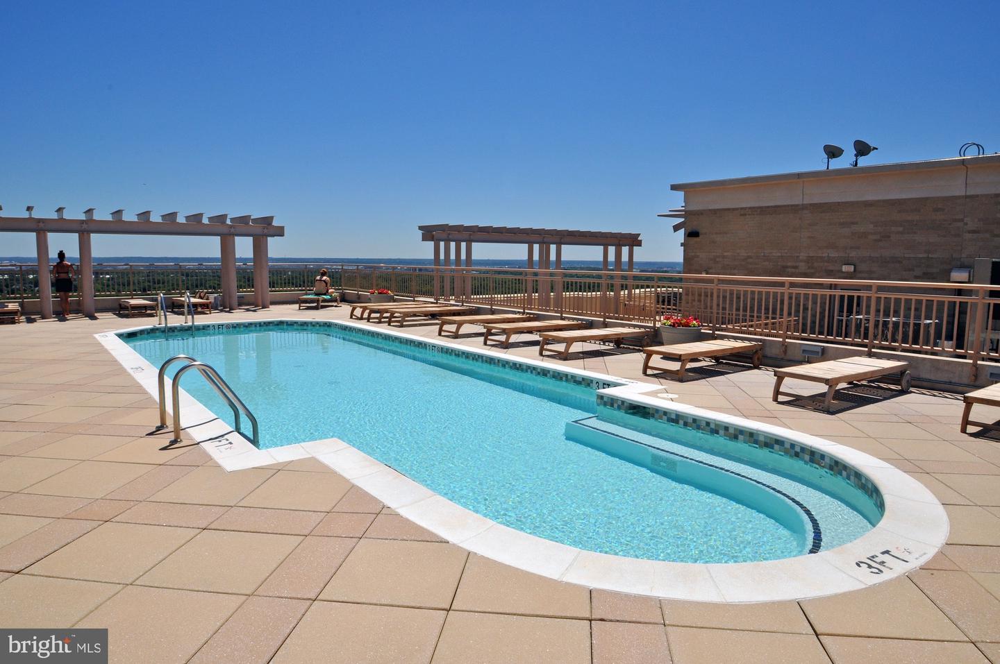 888 N Quincy STREET Unit: 2010