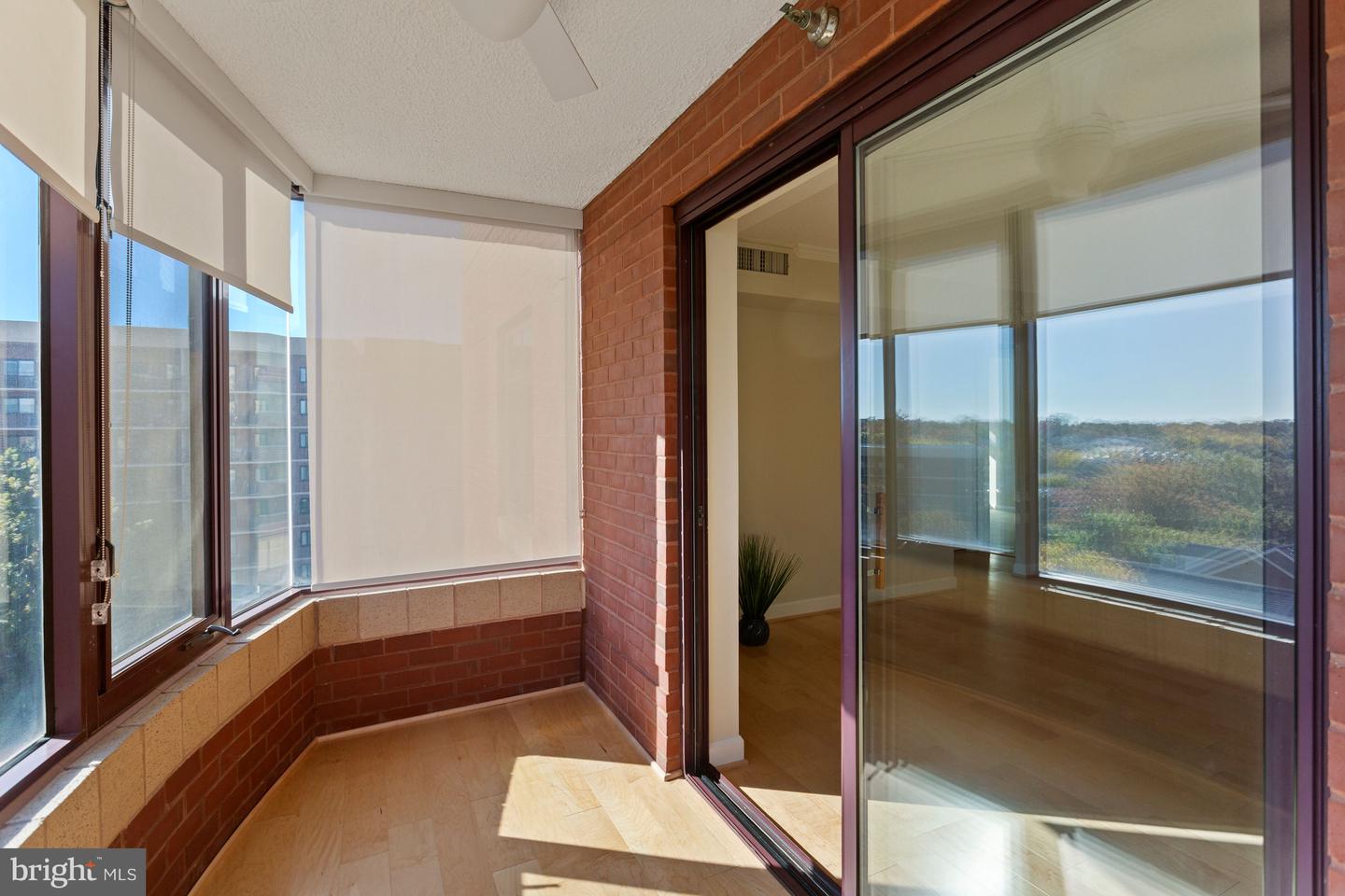 2400 Clarendon BOULEVARD Unit: 713