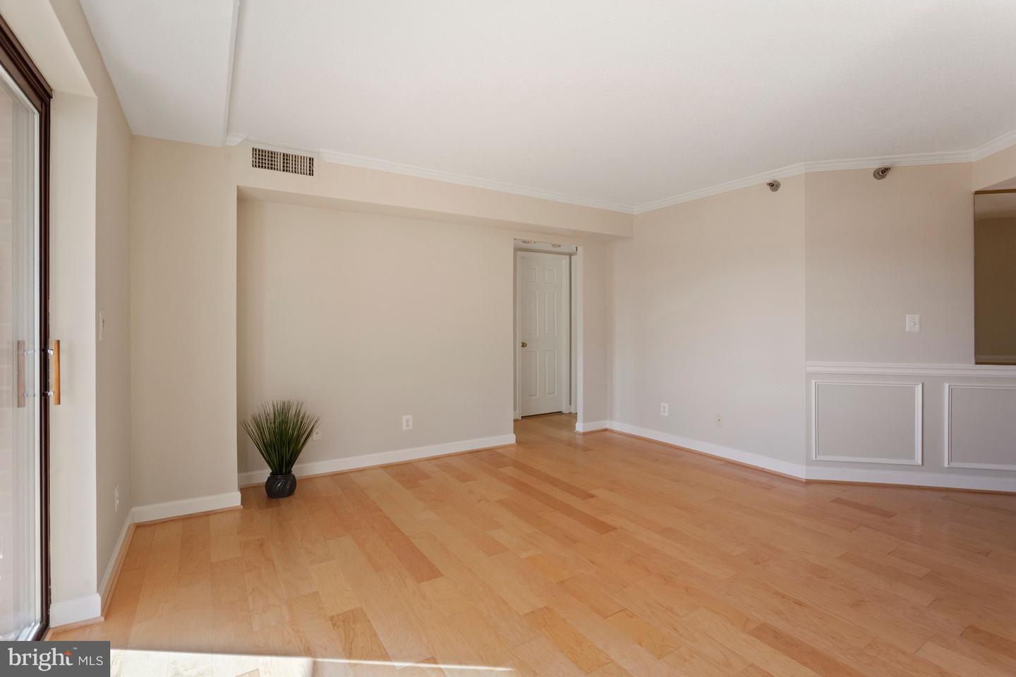 2400 Clarendon BOULEVARD Unit: 713