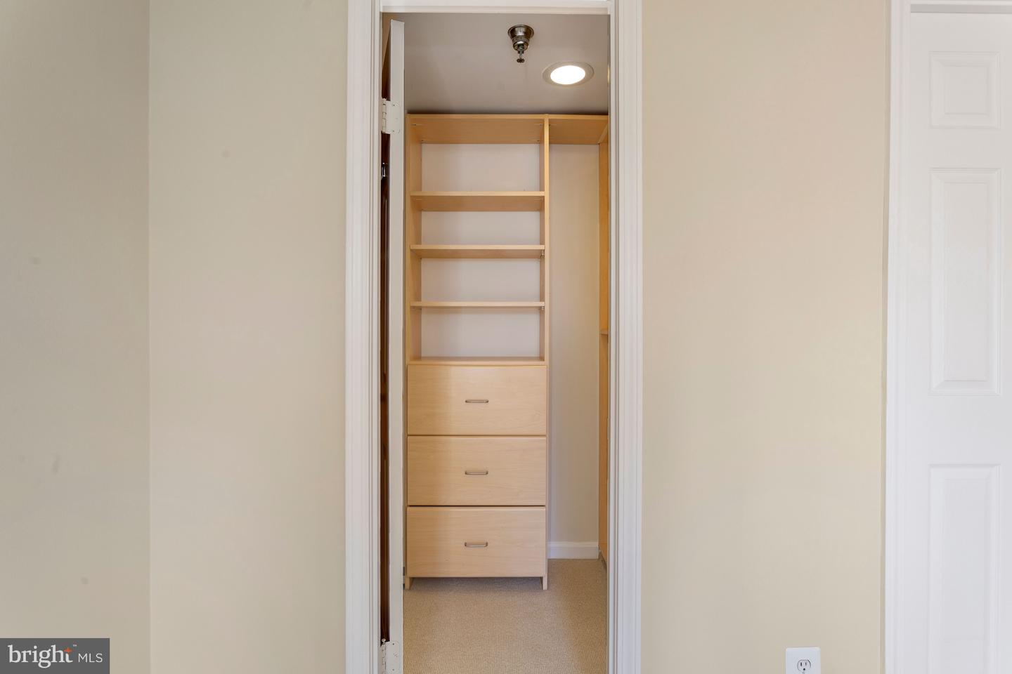 2400 Clarendon BOULEVARD Unit: 713
