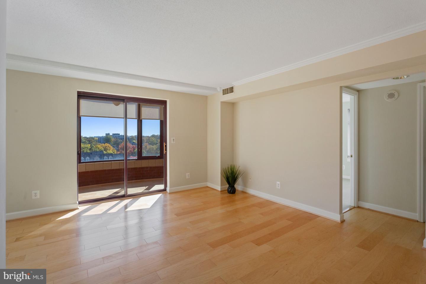 2400 Clarendon BOULEVARD Unit: 713