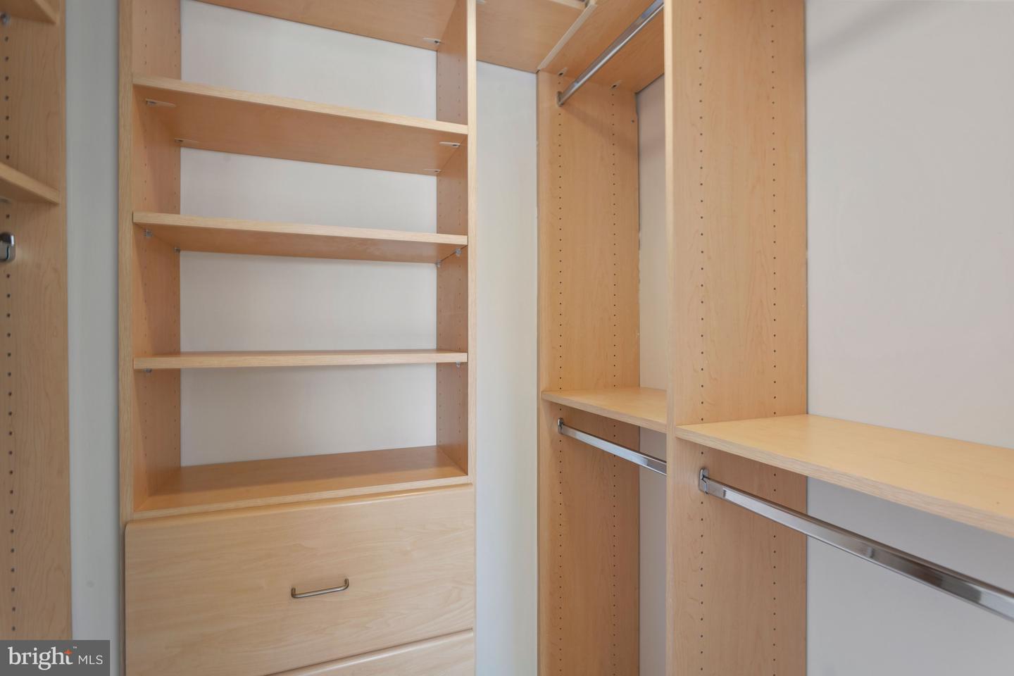 2400 Clarendon BOULEVARD Unit: 713