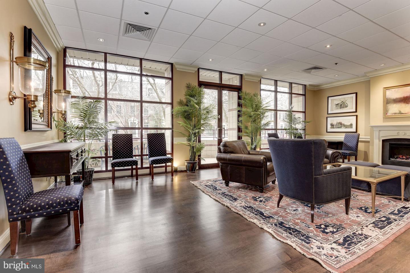 2400 Clarendon BOULEVARD Unit: 713