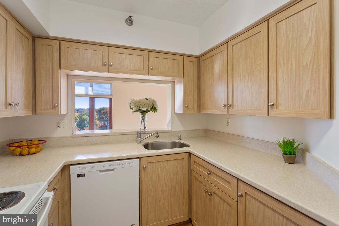 2400 Clarendon BOULEVARD Unit: 713