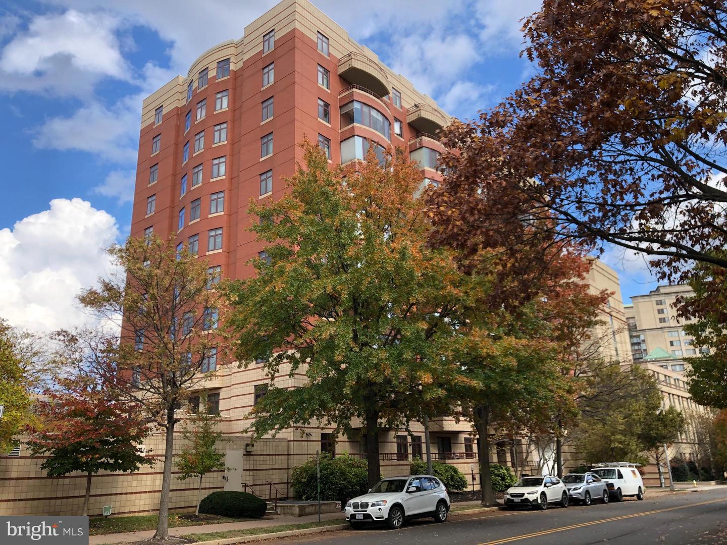 2400 Clarendon BOULEVARD Unit: 713