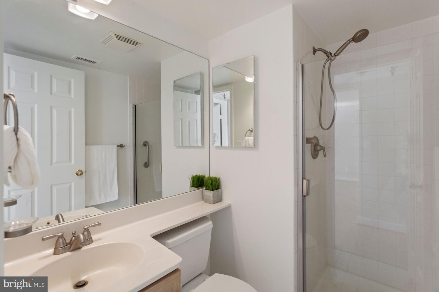 2400 Clarendon BOULEVARD Unit: 713