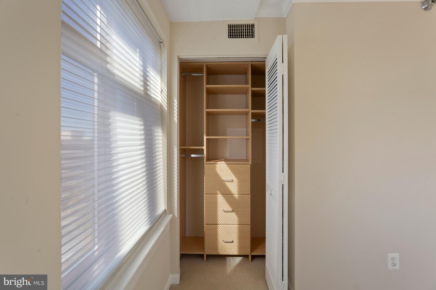 2400 Clarendon BOULEVARD Unit: 713