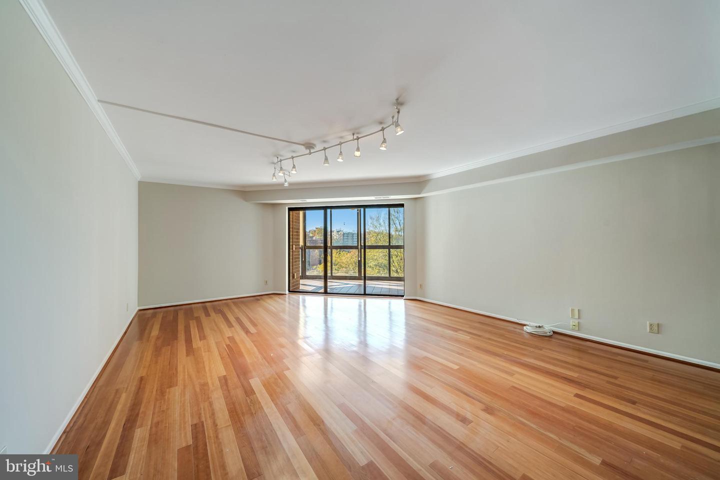 1600 N Oak STREET Unit: 527