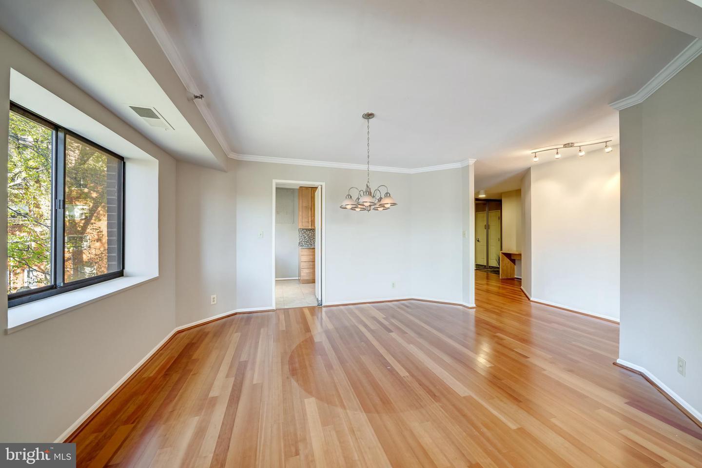 1600 N Oak STREET Unit: 527