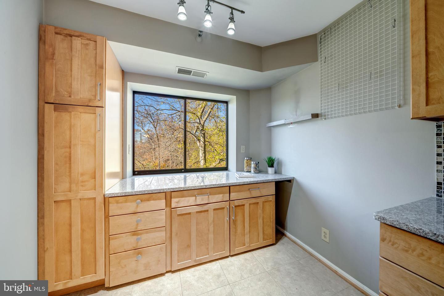 1600 N Oak STREET Unit: 527