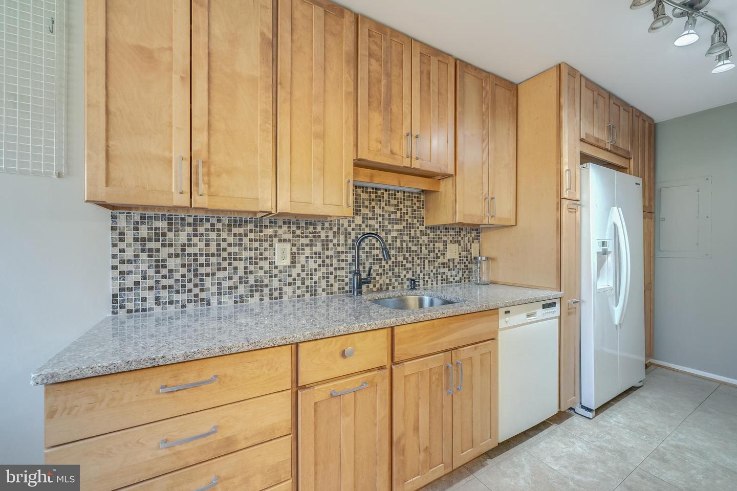 1600 N Oak STREET Unit: 527