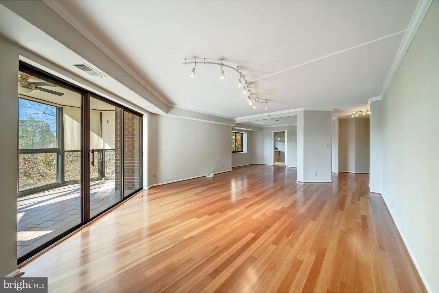 1600 N Oak STREET Unit: 527