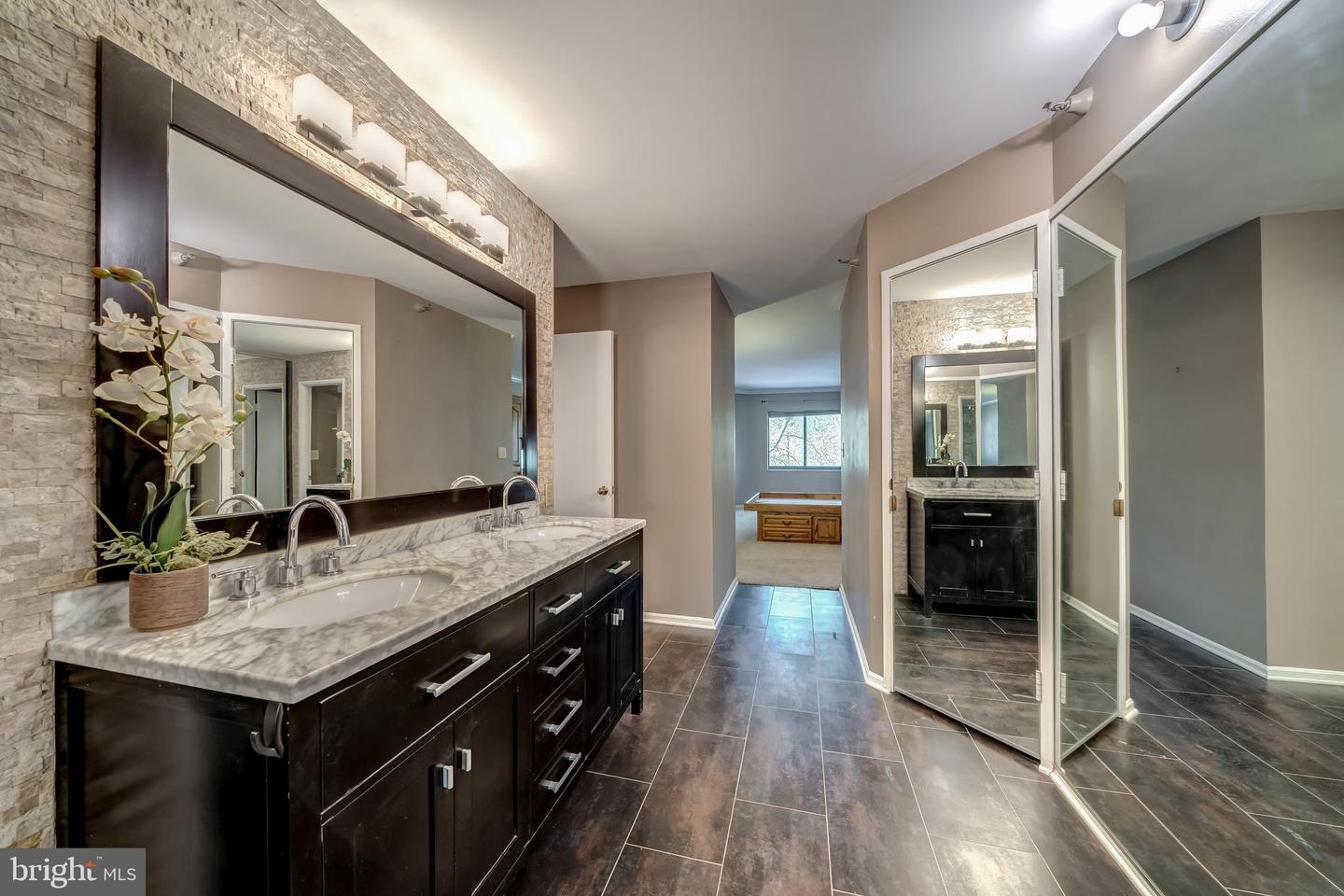 1600 N Oak STREET Unit: 527