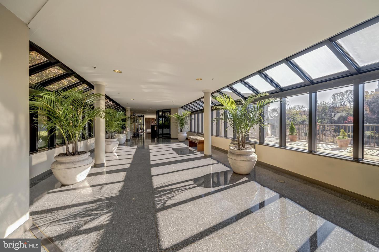 1600 N Oak STREET Unit: 527