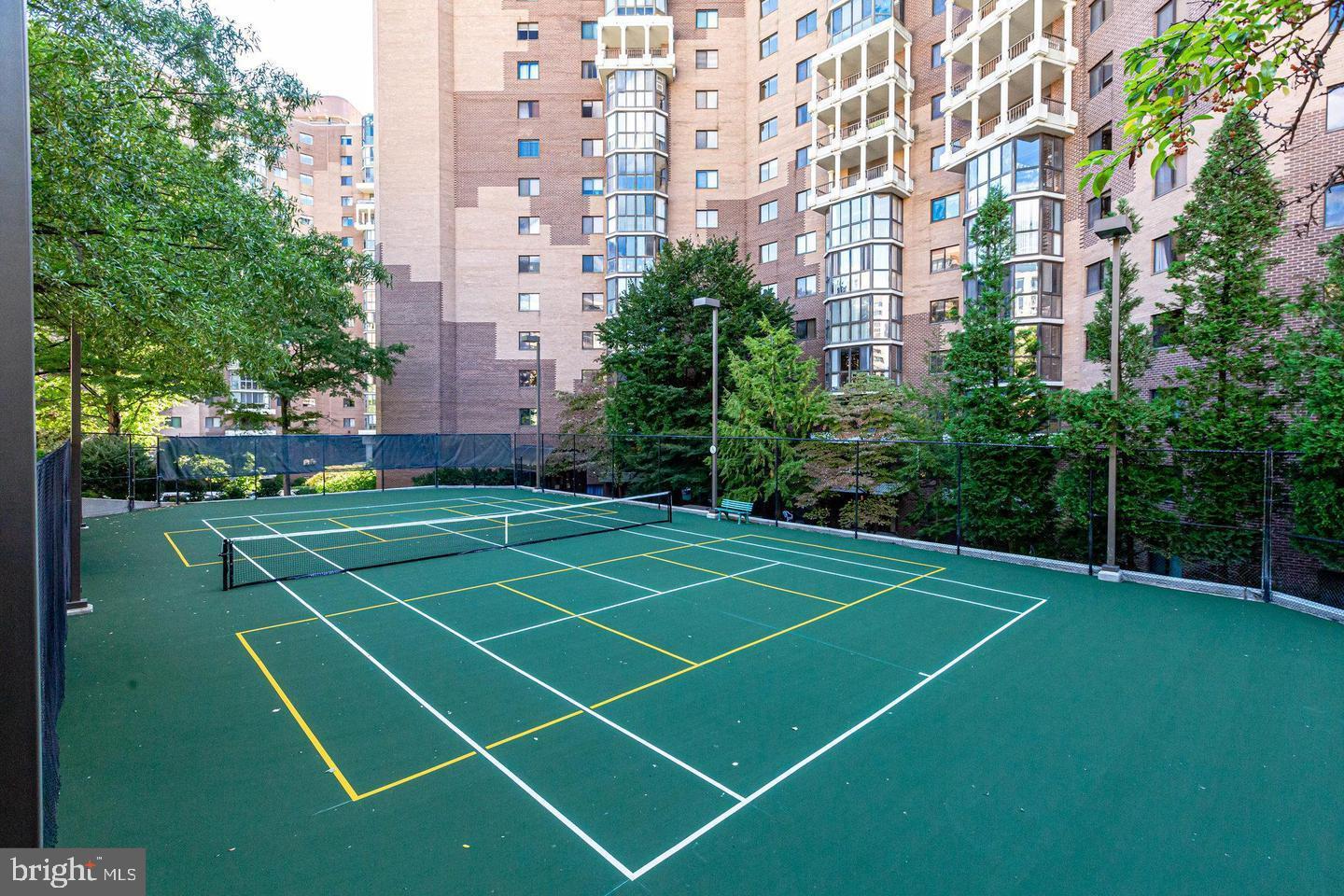 1600 N Oak STREET Unit: 527
