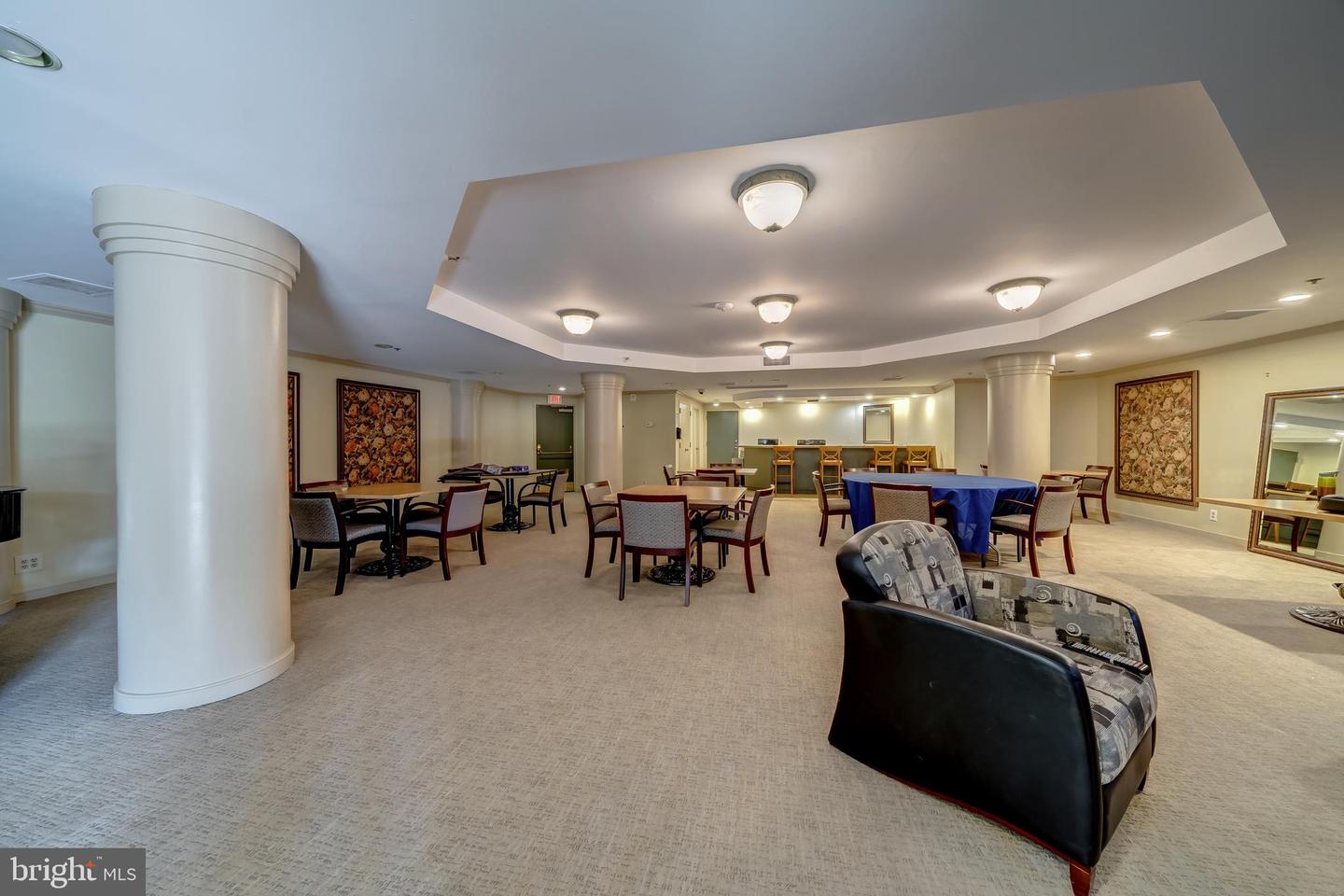 1600 N Oak STREET Unit: 527