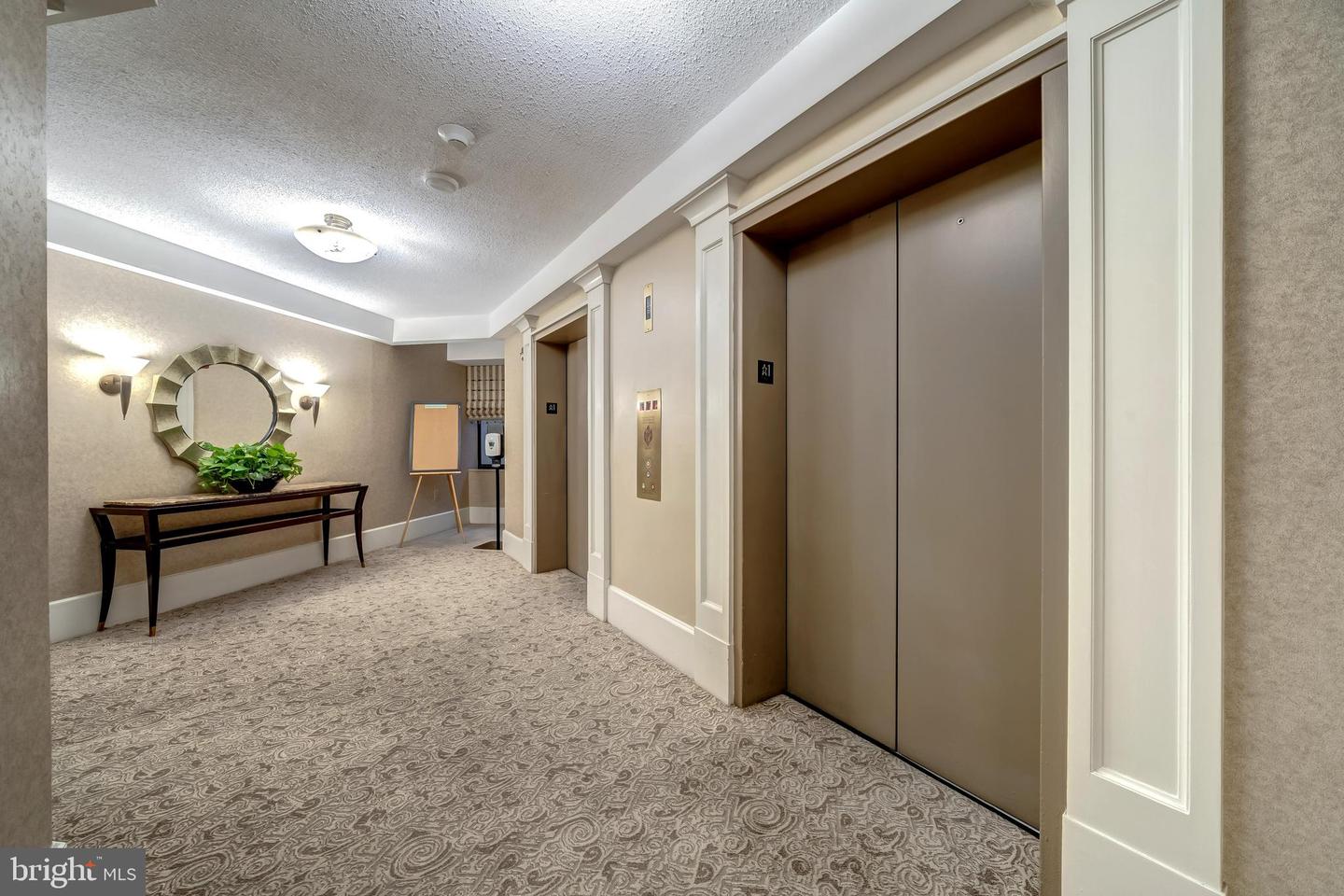 1600 N Oak STREET Unit: 527