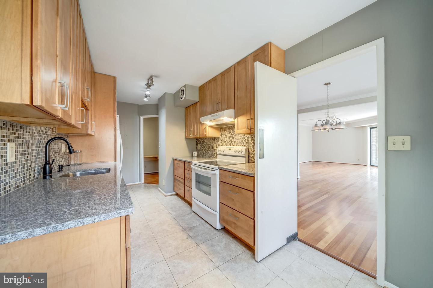 1600 N Oak STREET Unit: 527