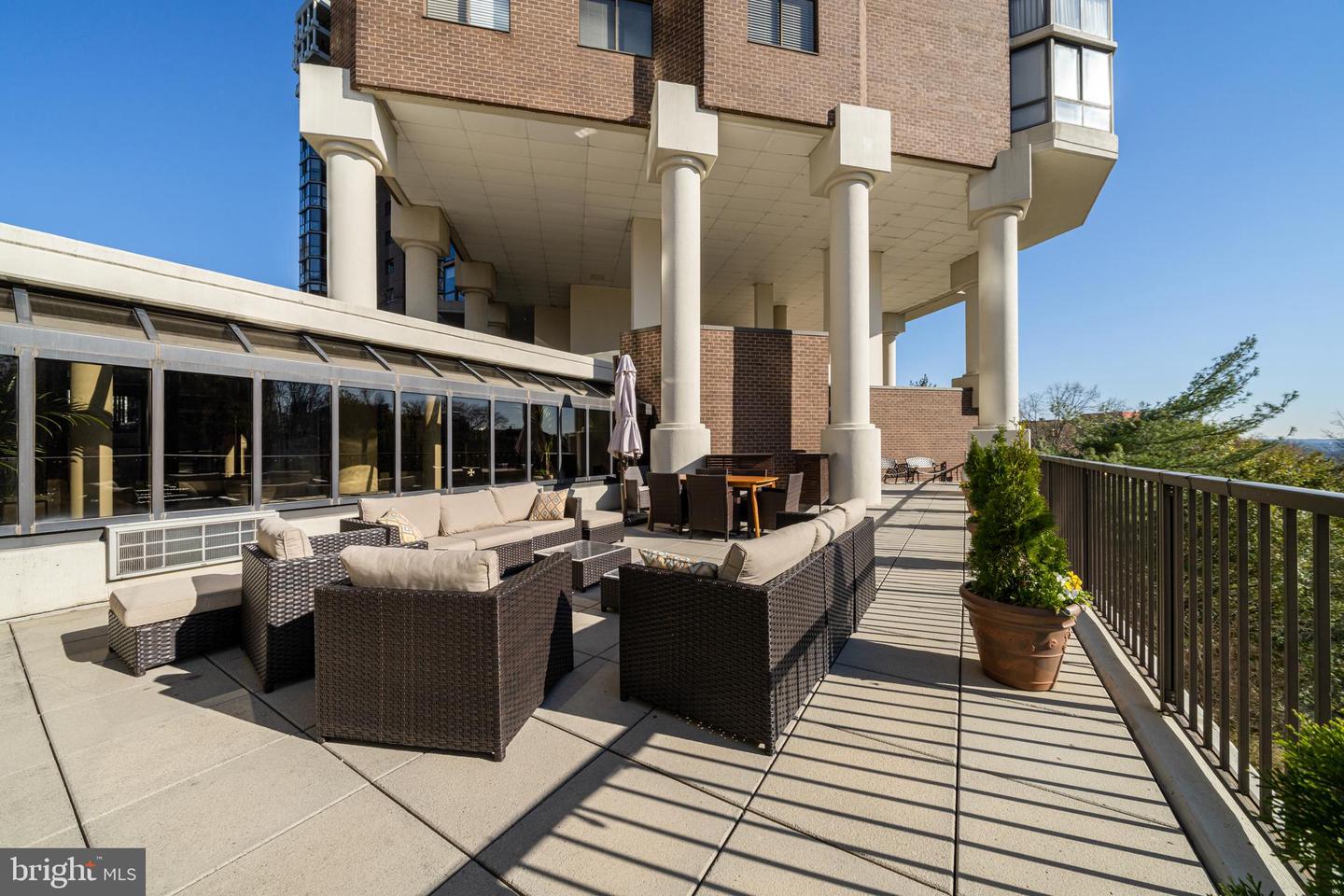 1600 N Oak STREET Unit: 527