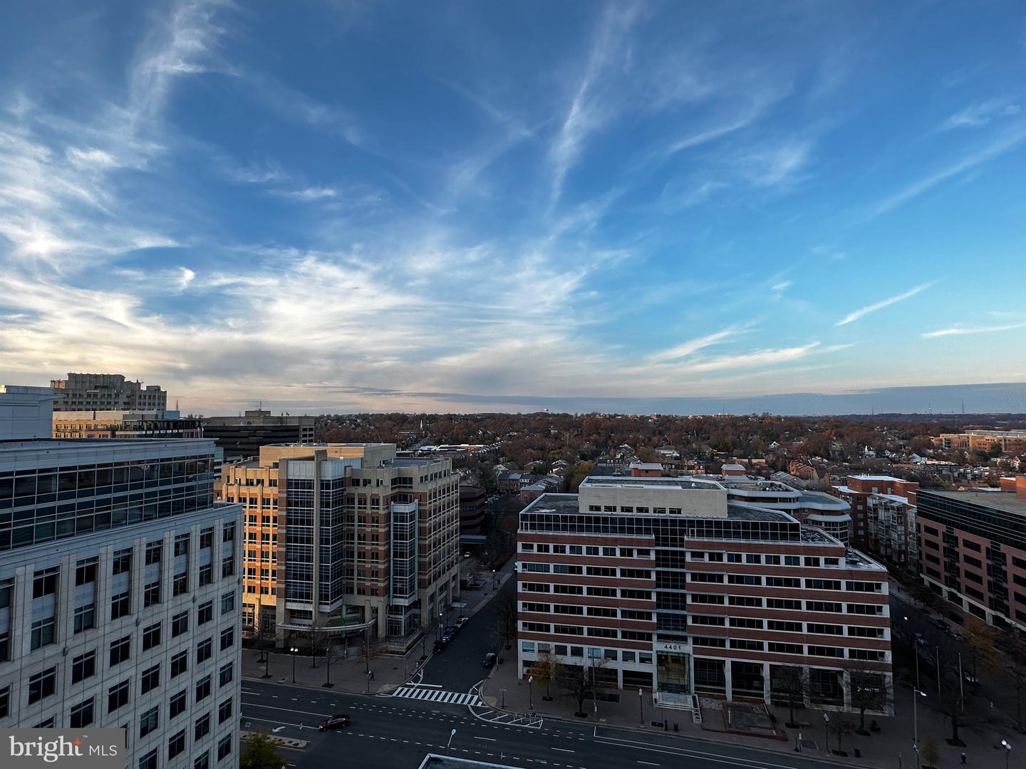 851 N Glebe ROAD Unit: 1715