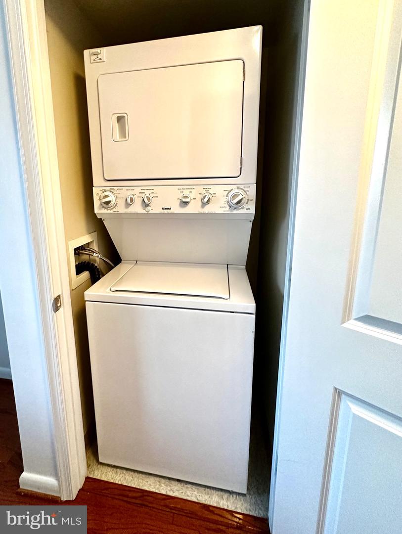 851 N Glebe ROAD Unit: 1715