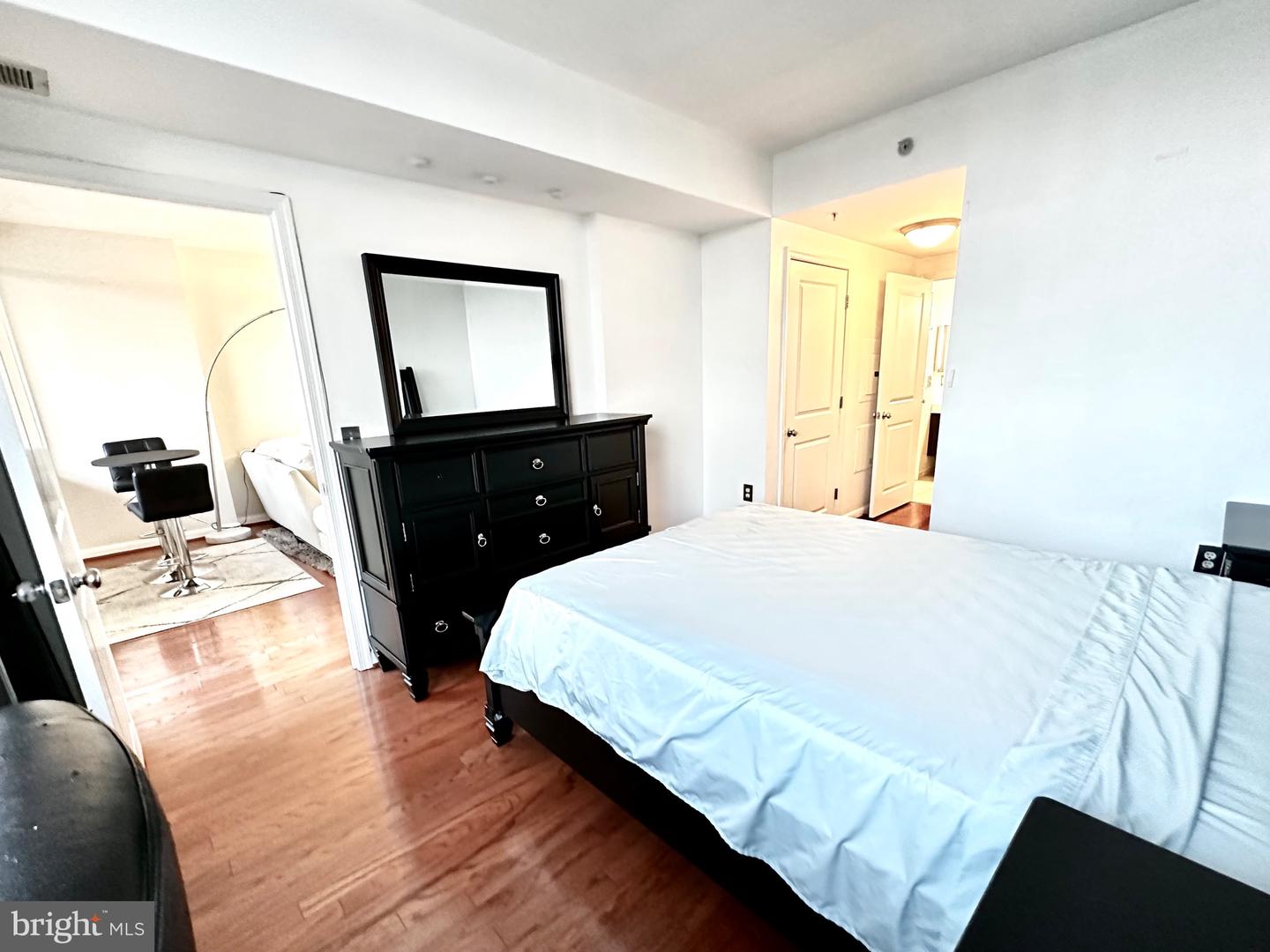851 N Glebe ROAD Unit: 1715
